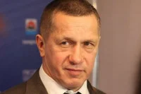 Трутнев поручил разобраться с уничтожением чиновником урожая клубники в Хабаровском крае