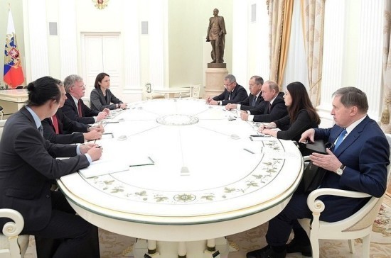 Путин не обсуждал с Болтоном вопрос санкций, заявил Ушаков