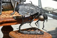 Кованная фигура представляет мастерство российских кузнецов