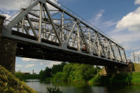 В Ярославле подросток упал с арки ж/д моста на рельсы после неудачного селфи