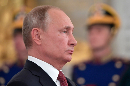 Путин поручил проработать вопрос о выдаче российских виз в онлайн-режиме 