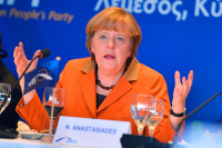 Меркель обвинила Россию в ведении гибридной войны