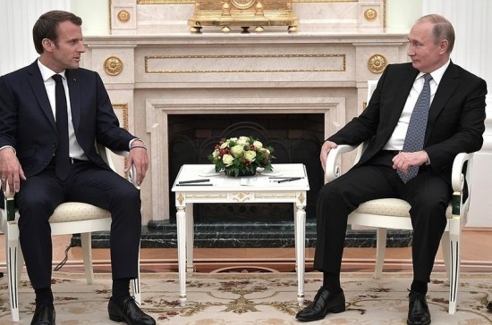 Путин и Макрон обсудили международные проблемы
