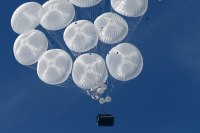 В России создали парашюты для бронемашин и космического корабля