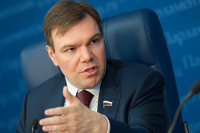 Левин одобрил инициативу по обязательной установке российского софта на смартфоны