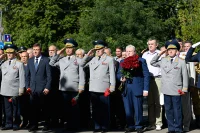Андрей Турчак и Сергей Миронов отдали дань памяти погибшим воинам-десантникам.