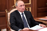 Путин обсудил с Макроном ситуацию в Сирии