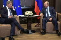 Путин обсудил с Ниинистё урегулирование на Украине и в Сирии