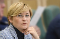 Сенатор Бокова поддерживает смягчение уголовного наказания за репосты