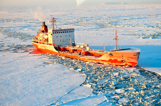 Путин призвал зарубежных партнеров использовать Северный морской путь