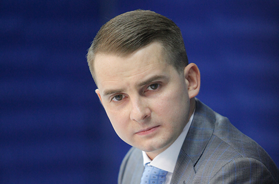 Ярослав Нилов поддержал утверждённый график выходных на 2019 год