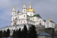 Наместник Почаевской лавры призвал к защите православия и украинских святынь
