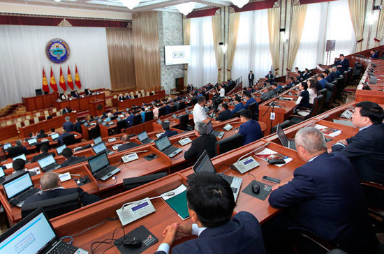 Парламент Киргизии поднял вопрос о замене президентского самолёта