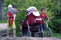 В Совете Федерации предлагают отвязать статус многодетной семьи от семейных доходов
