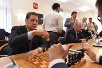 Александр Жуков во время Игр успел отличиться на только на футбольном поле, но и за шахматным столом.