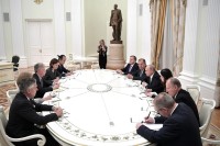 Путин на встрече с Болтоном выразил удивление недружественными шагами США