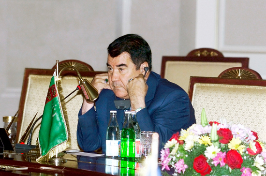 В Туркменистане переделают памятник Сапармурату Ниязову