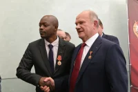 На выставку прибыли делегаты компартий из зарубежных стран. Фото: ПГ/Юрий Инякин