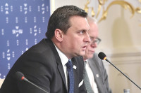 Андрей Данко сохранил пост спикера парламента Словакии