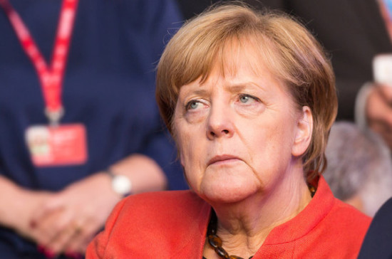 Меркель обвинили в распаде Евросоюза