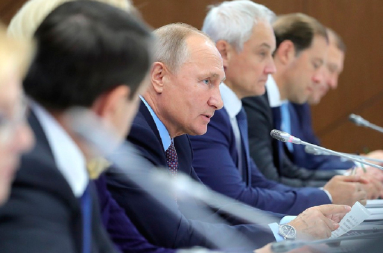 Путин заявил о необходимости решения проблемы с лекарственным обеспечением россиян