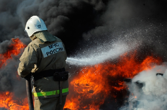 В Москве на нефтеперерабатывающем заводе в Капотне произошел пожар