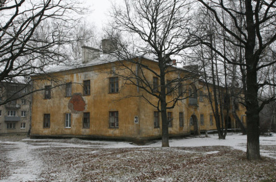 Россиян переселят из аварийного жилья до 2026 года 