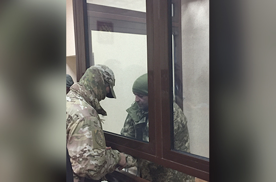 Суд арестовал одного из задержанных украинских моряков