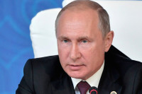 Россия вынуждена уходить от доллара, заявил Путин