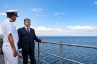 Порошенко рассчитывает на ввод кораблей НАТО в Чёрное море