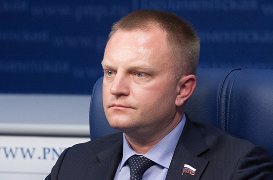 Депутат Сухарев предложил поднять затонувшую подлодку «Морж»