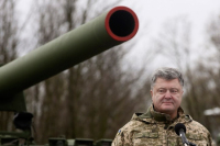 Порошенко сообщил о наращивании группировок украинских войск на границе с Россией 