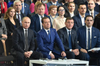 Медведев: «Единая Россия» гордится вкладом в победу Путина на выборах-2018