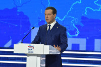 Медведев поручил «Единой России» организовать всероссийский контроль за исполнением нацпроектов