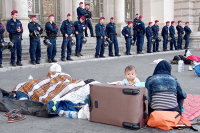Россия выступает против разделения ответственности за миграционный кризис, заявил посол