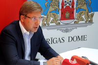 Латвийский премьер предложил мэру Риги Ушакову подать в отставку
