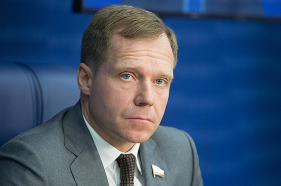 Кутепов призвал регионы уделять больше внимания поддержке многодетных семей 