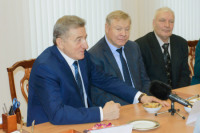 Сенатор Сергей Лукин подарил воронежским ветеранам подписку на «Парламентскую газету»