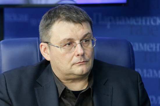 Депутат Фёдоров выступил против сокращения новогодних каникул