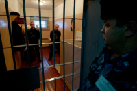 Заключённых из бараков предлагают перевести в общежития