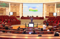 В узбекский парламент будут водить экскурсии