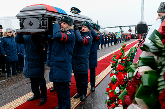 Минобороны предлагает увеличить расходы на похороны для военных 