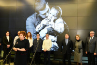 В Госдуме открыли фотовыставку «Когда папа рядом»