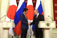Абэ назвал разговор с Путиным «очень откровенным»