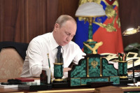 Путин подписал указ о предоставлении грантов на развитие гражданского общества
