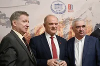 «Открывая выставку, мы должны помнить о подвиге тех, кто его тогда совершил», — сказал Геннадий Зюганов.
