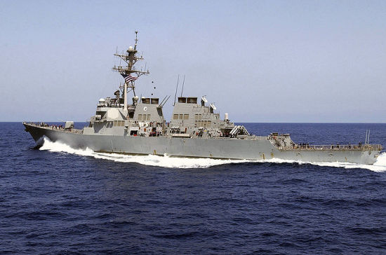 Россия ведет непрерывную слежку за эсминцем США в Чёрном море