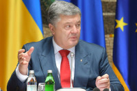 Порошенко рассказал, как «лично выносил» погибших с Майдана