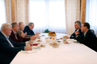 Медведев обсудил с лидерами фракций Госдумы законодательное сопровождение нацпроектов