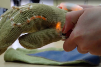 Учащиеся Донского техуниверситета разработали инновационные перчатки для пожарных